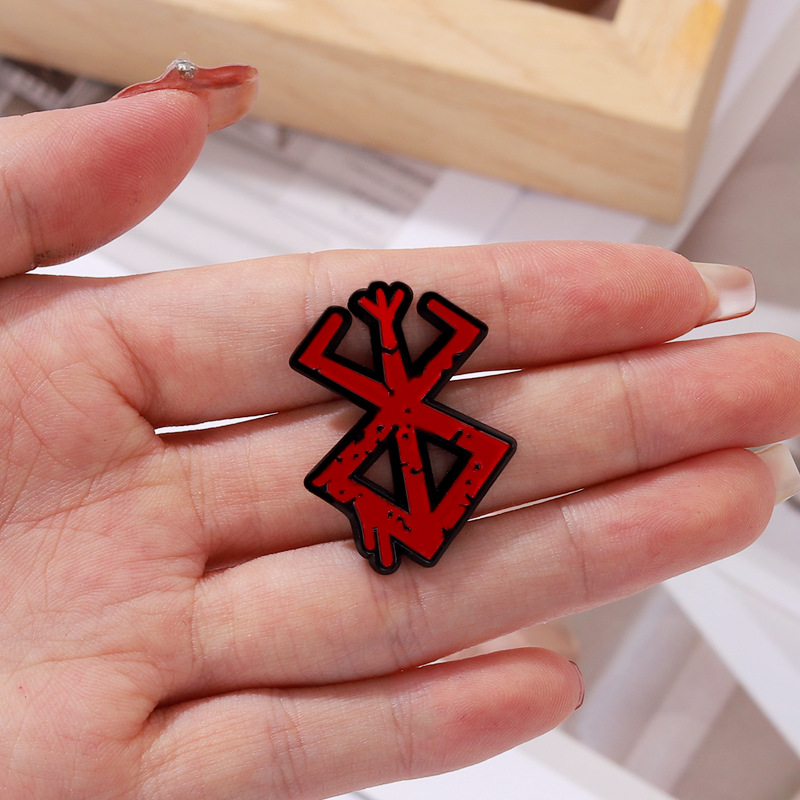Hot Game Badge Sign Brooch Pin - Men Accessories Online บทวิจารณ์และราคา