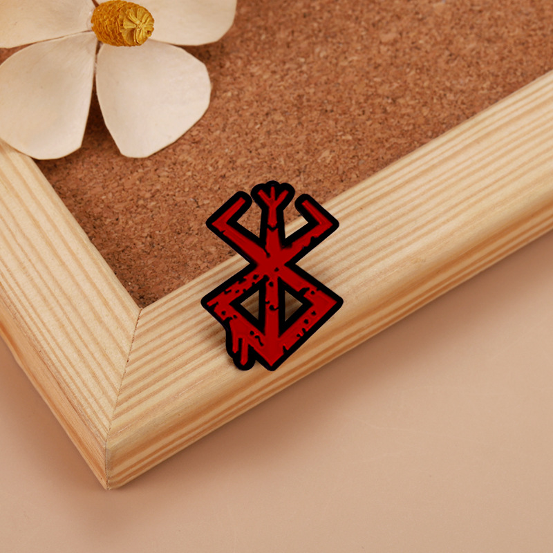 Hot Game Badge Sign Brooch Pin - Men Accessories Online บทวิจารณ์และราคา